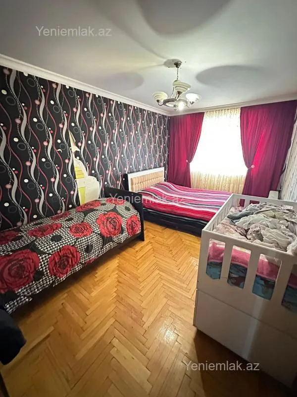 Satılır 3 otaqlı köhnə tikili 90 m²