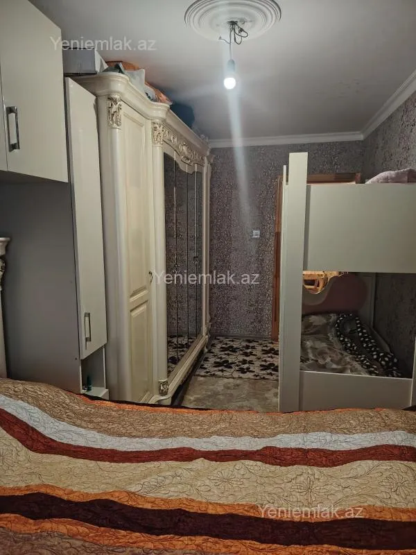 Satılır 2 otaqlı köhnə tikili 50 m²
