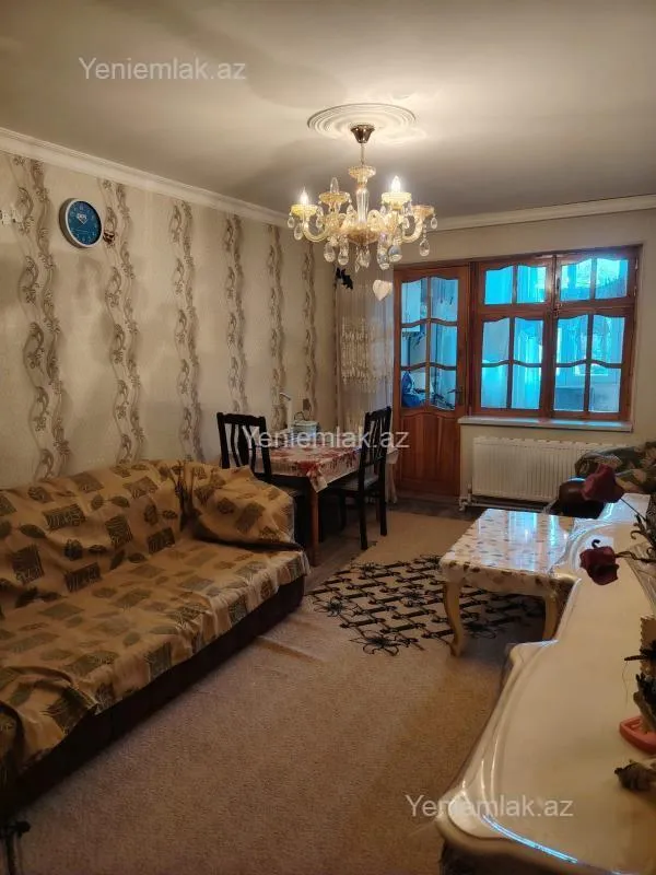 Satılır 2 otaqlı köhnə tikili 50 m²