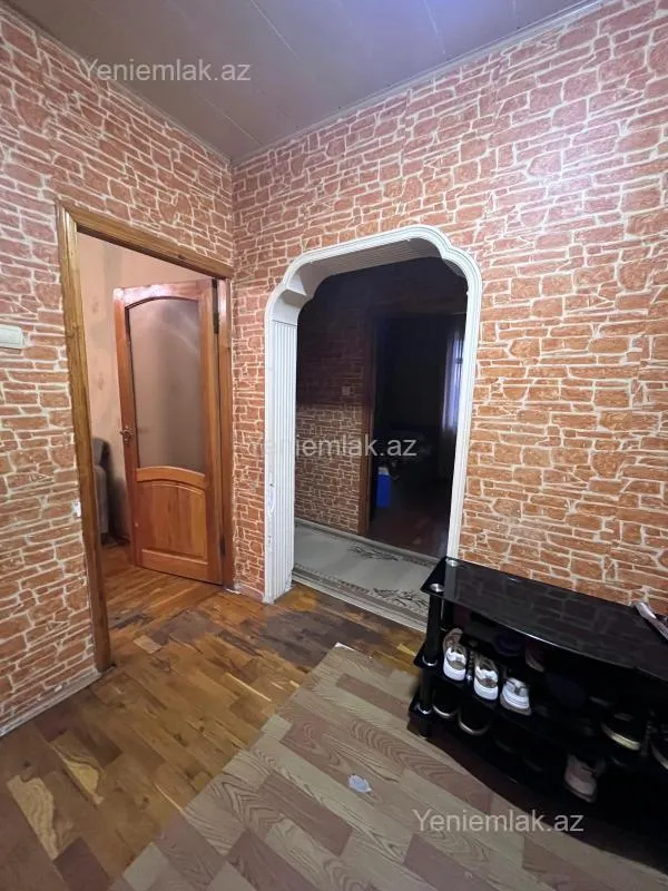 Satılır 2 otaqlı köhnə tikili 73 m²