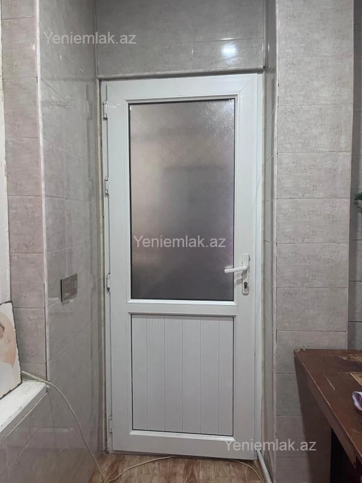 Satılır 2 otaqlı köhnə tikili 73 m²