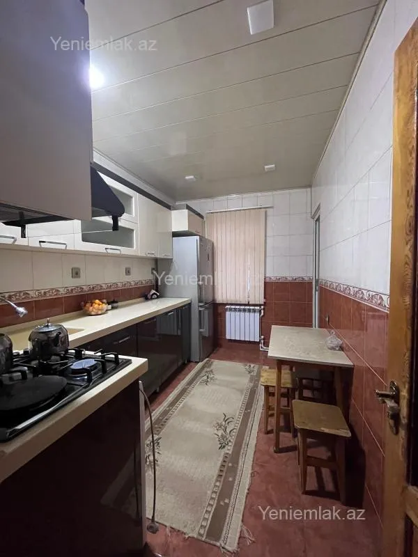 Satılır 2 otaqlı köhnə tikili 73 m²