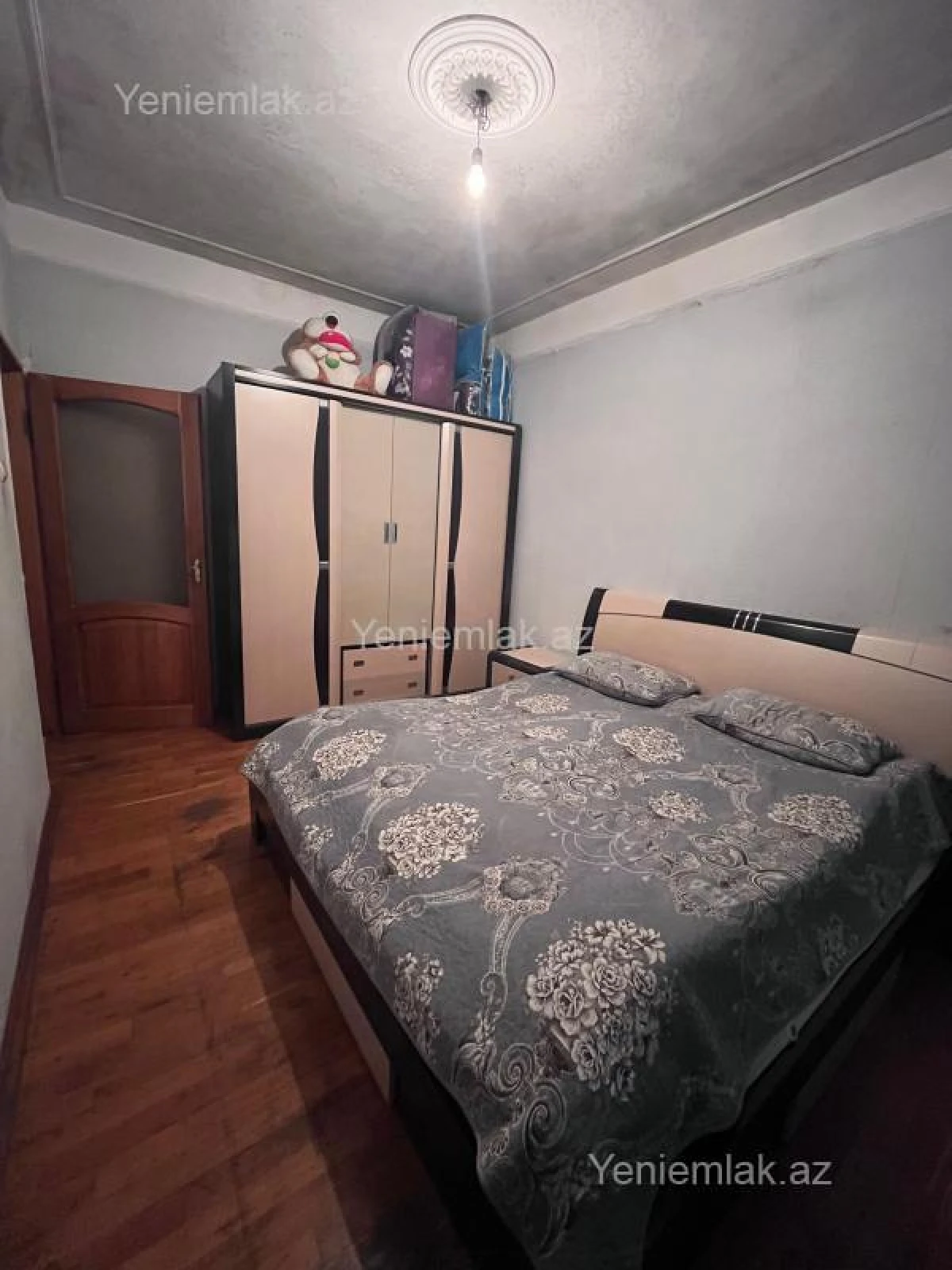Satılır 2 otaqlı köhnə tikili 73 m²