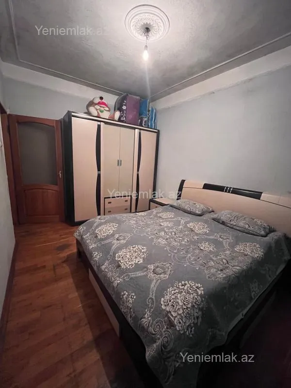 Satılır 2 otaqlı köhnə tikili 73 m²