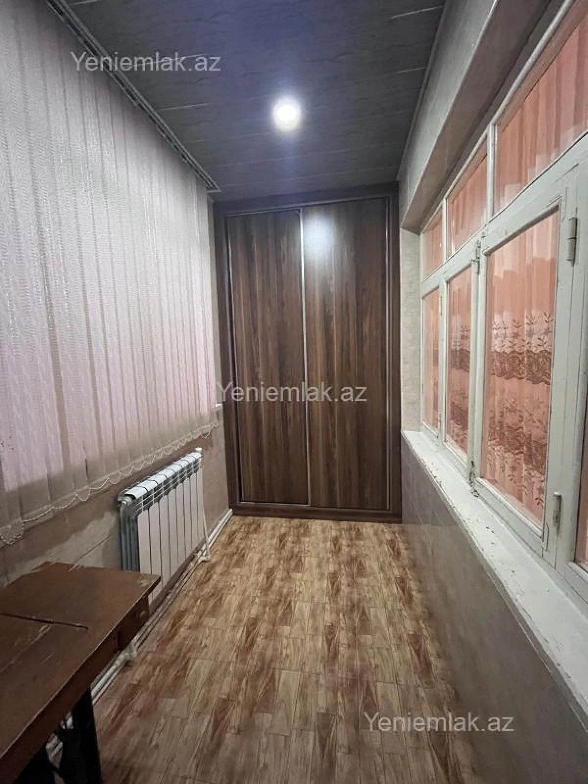 Satılır 2 otaqlı köhnə tikili 73 m²