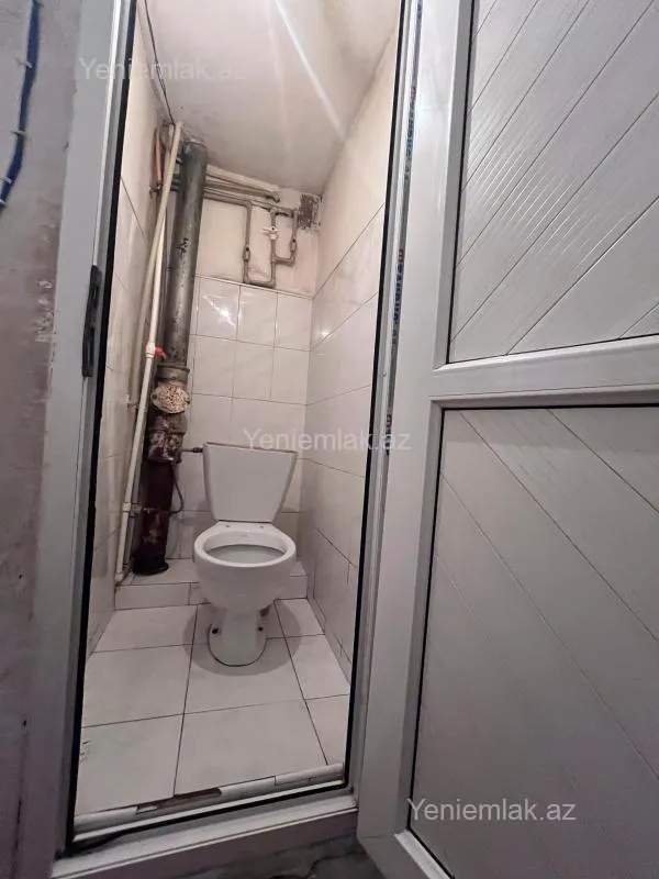 Satılır 2 otaqlı köhnə tikili 73 m²