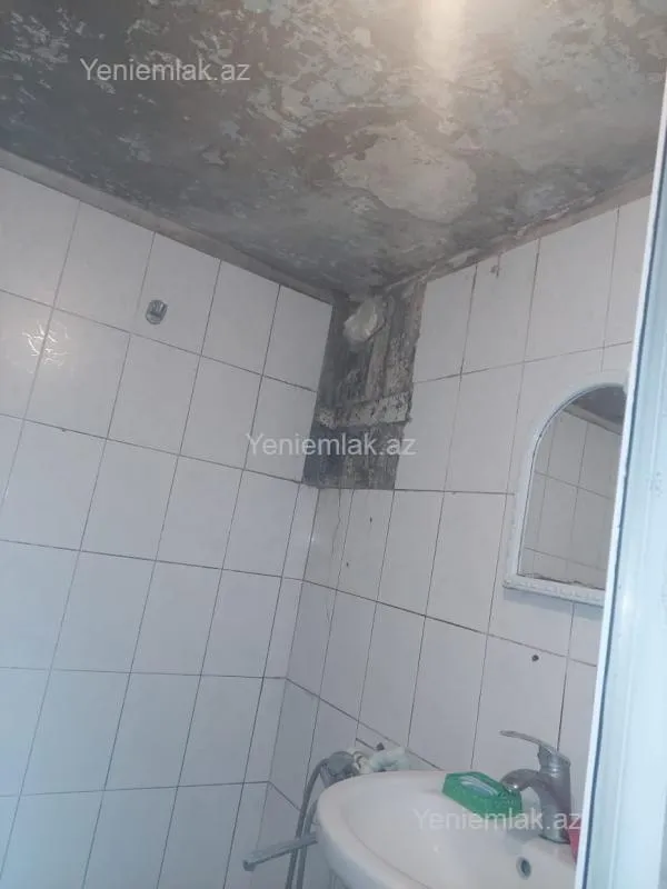 Satılır 3 otaqlı köhnə tikili 70 m²