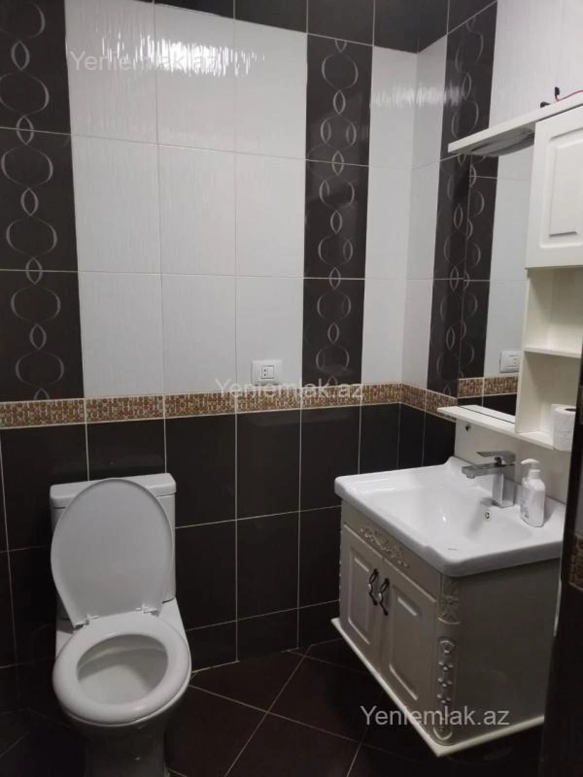 Satılır 4 otaqlı yeni tikili 140 m²