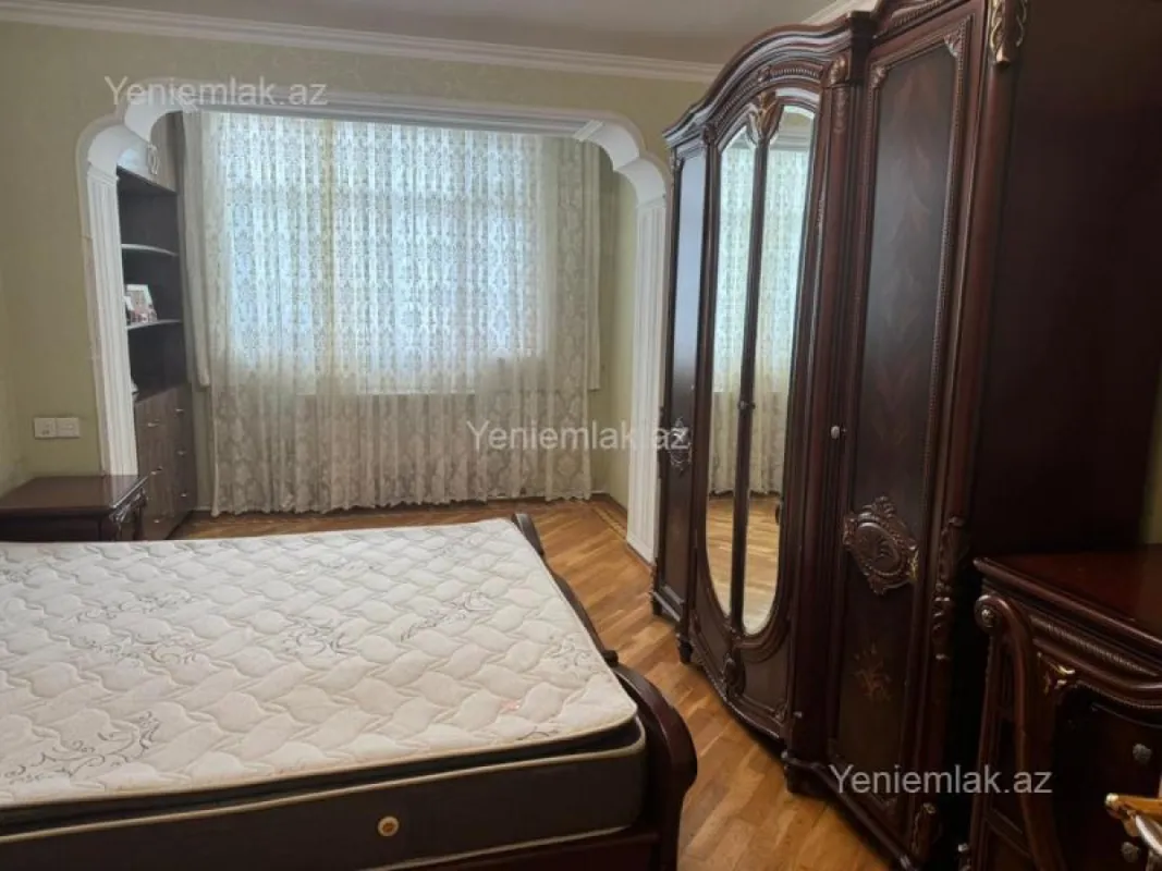 Satılır 4 otaqlı köhnə tikili 90 m²
