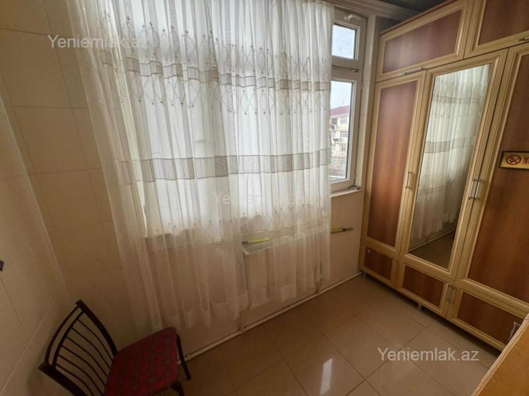 Satılır 4 otaqlı köhnə tikili 90 m²