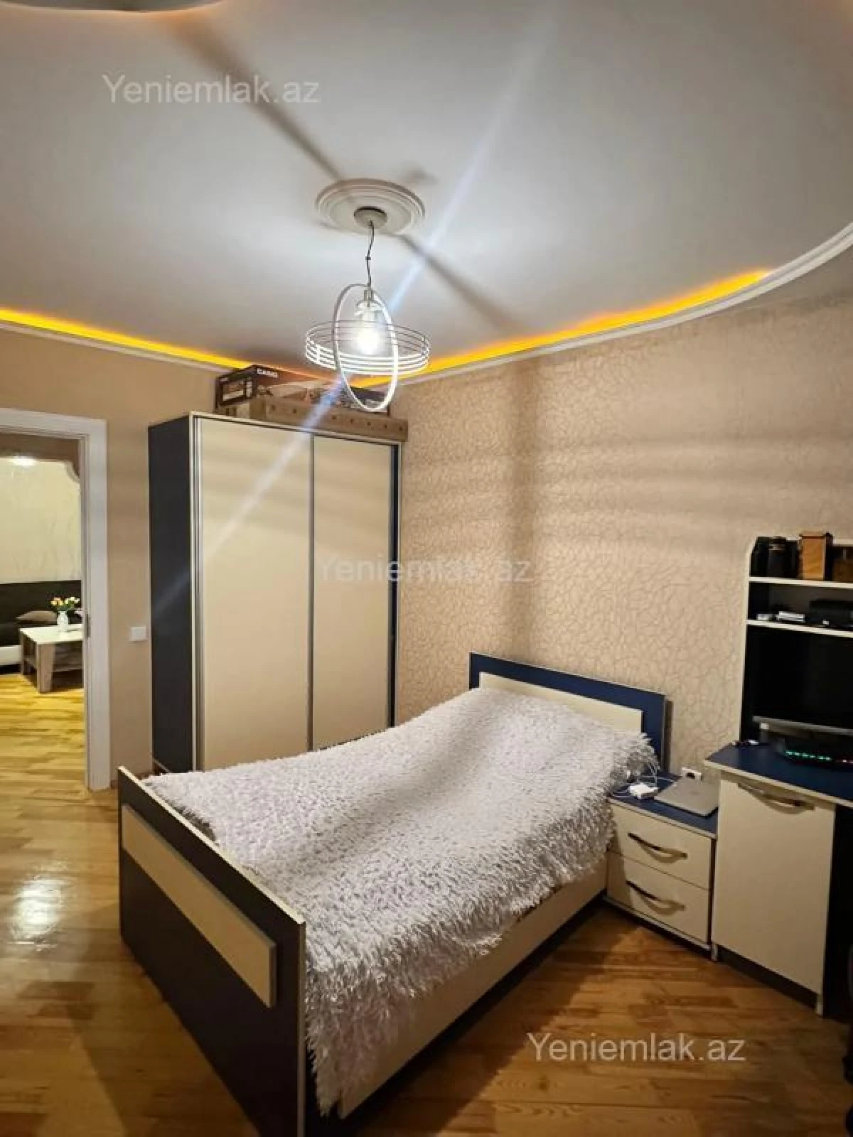 Satılır 4 otaqlı köhnə tikili 100 m²