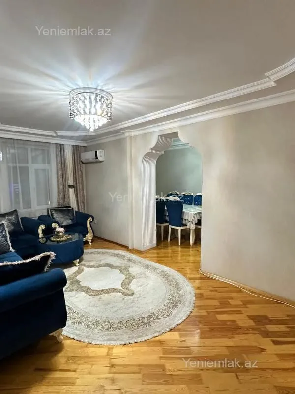 Satılır 4 otaqlı köhnə tikili 100 m²