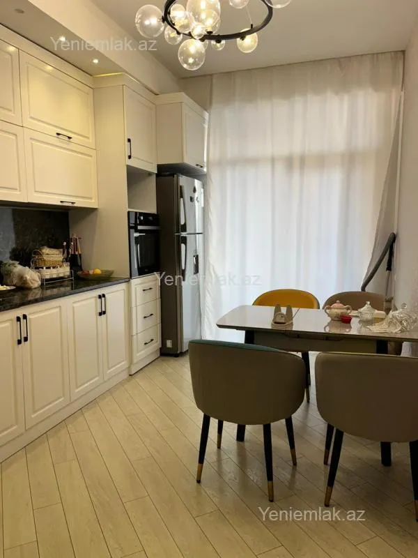 Satılır 2 otaqlı yeni tikili 88 m²