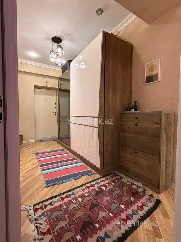 Satılır 3 otaqlı yeni tikili 80 m²