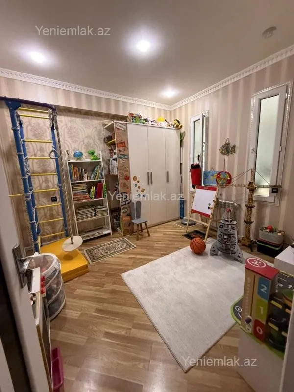 Satılır 3 otaqlı yeni tikili 80 m²