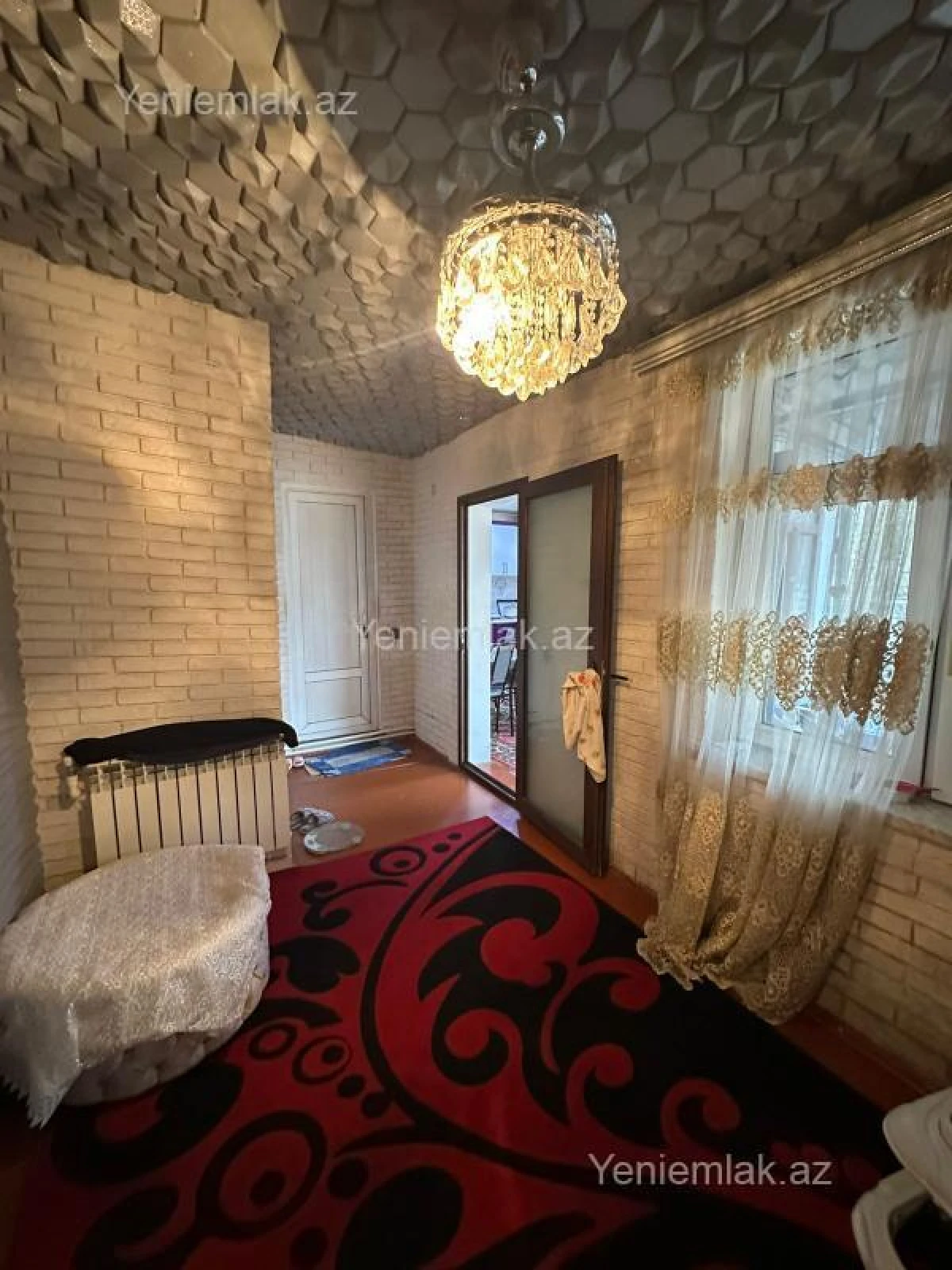 Satılır 8 otaqlı həyət evi 250 m²