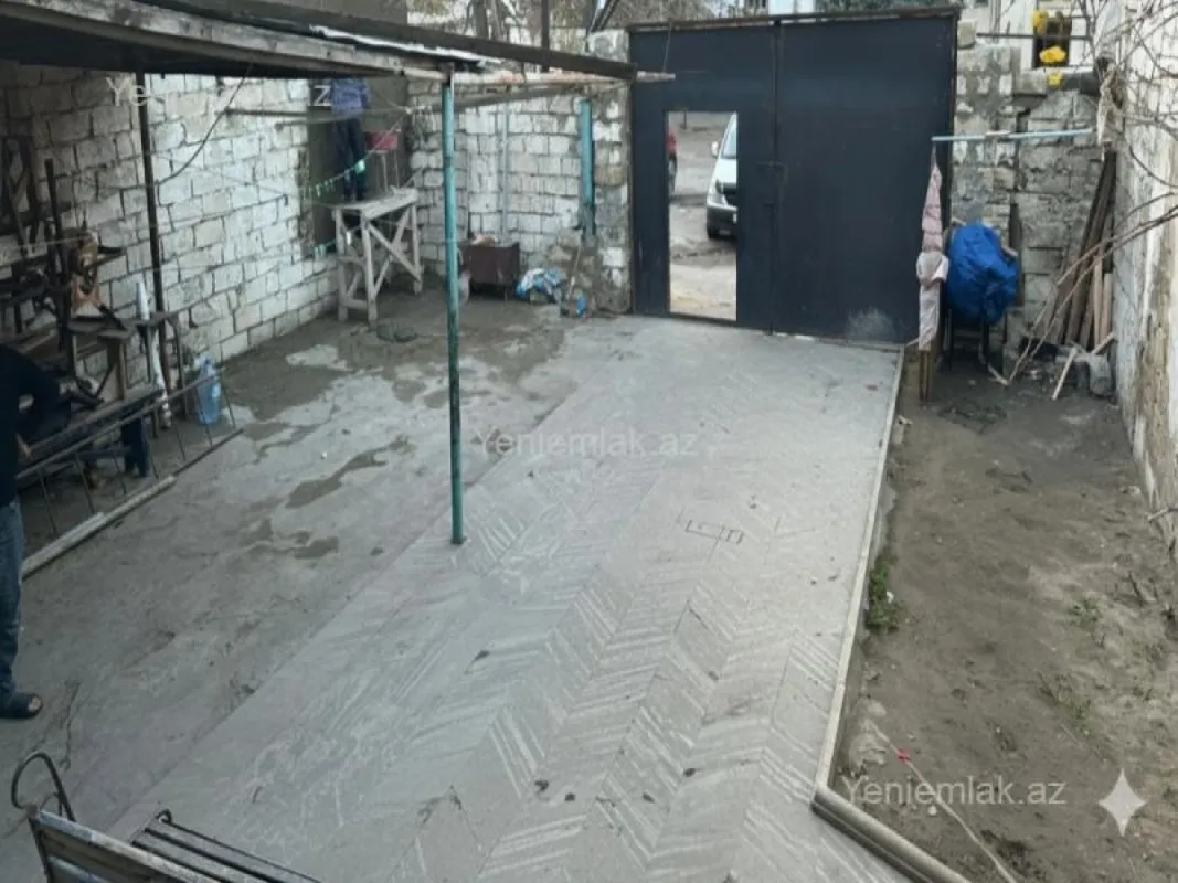 Satılır 8 otaqlı həyət evi 250 m²