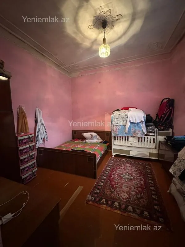 Satılır 8 otaqlı həyət evi 250 m²