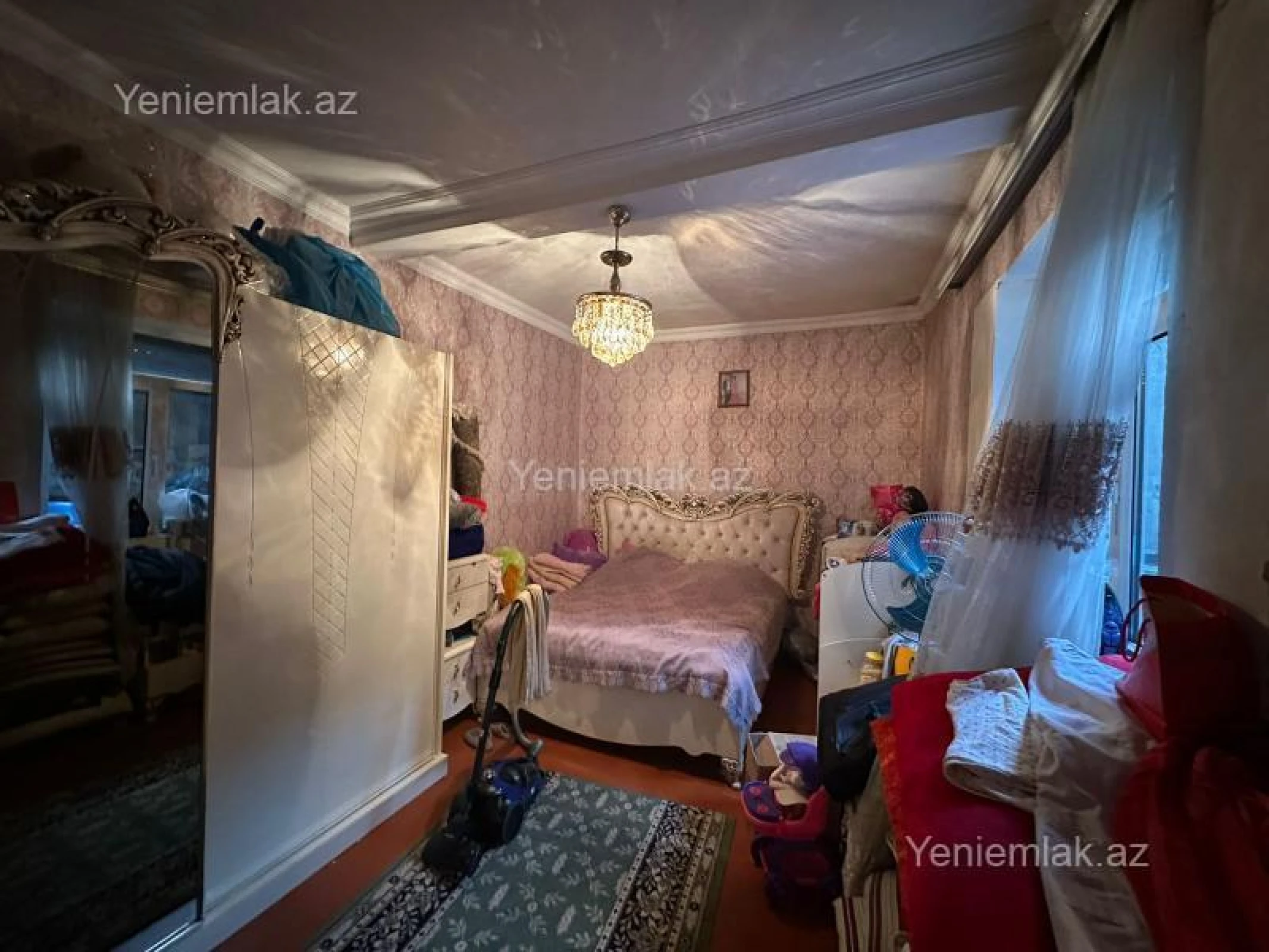 Satılır 8 otaqlı həyət evi 250 m²