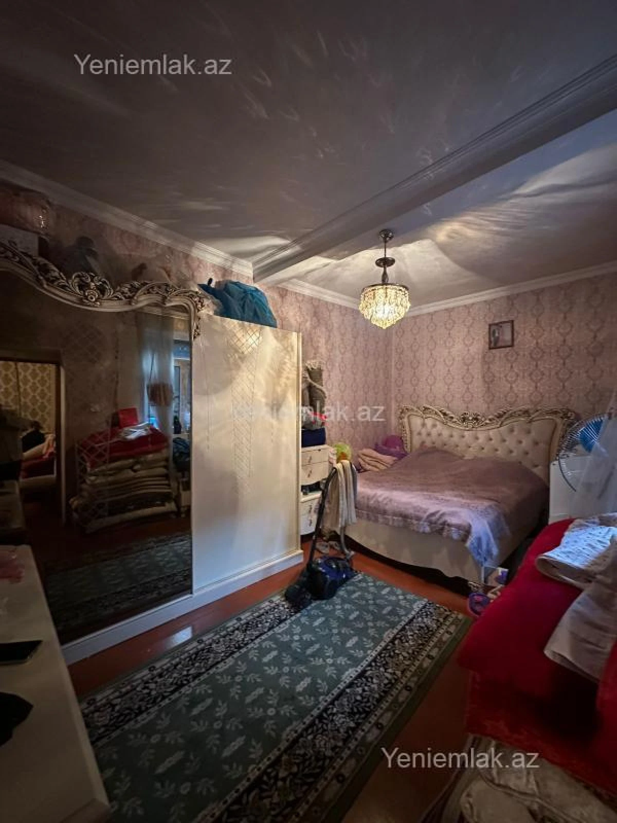 Satılır 8 otaqlı həyət evi 250 m²