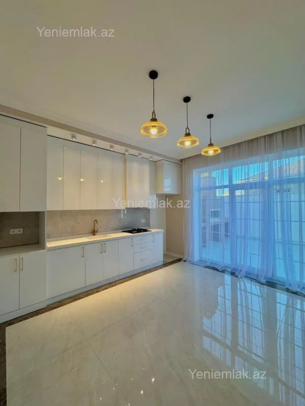 Satılır 4 otaqlı həyət evi 180 m²