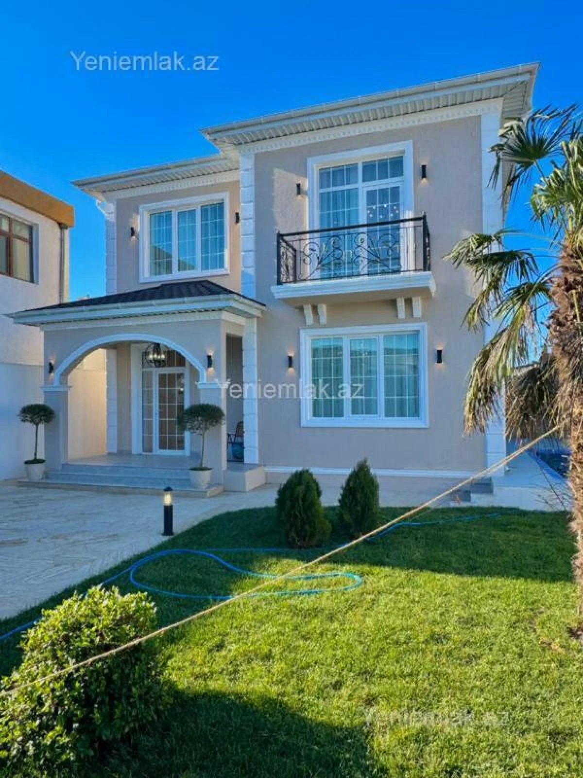 Satılır 4 otaqlı həyət evi 180 m²