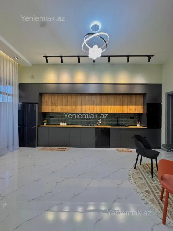 Satılır 4 otaqlı həyət evi 180 m²