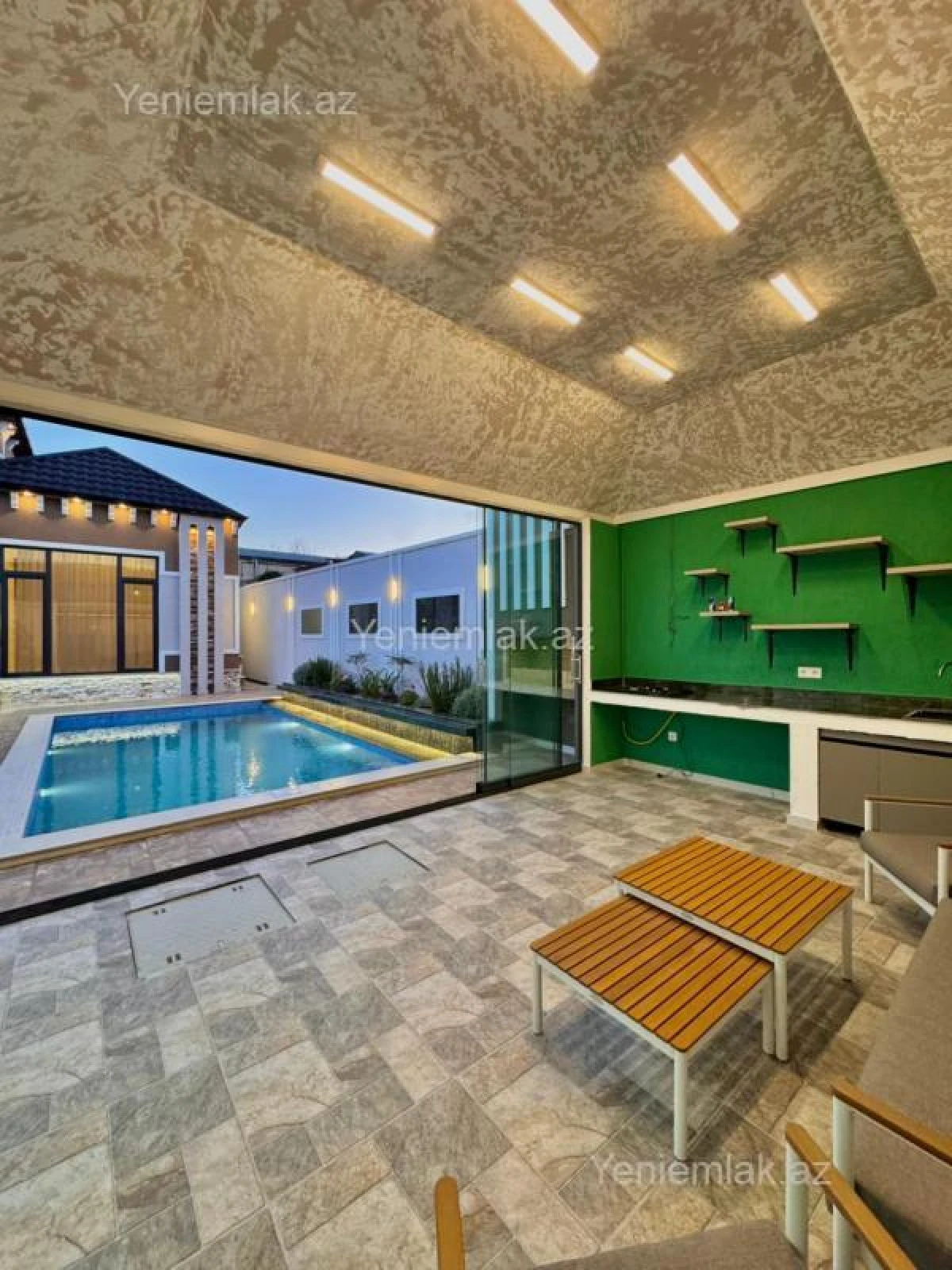 Satılır 4 otaqlı həyət evi 180 m²