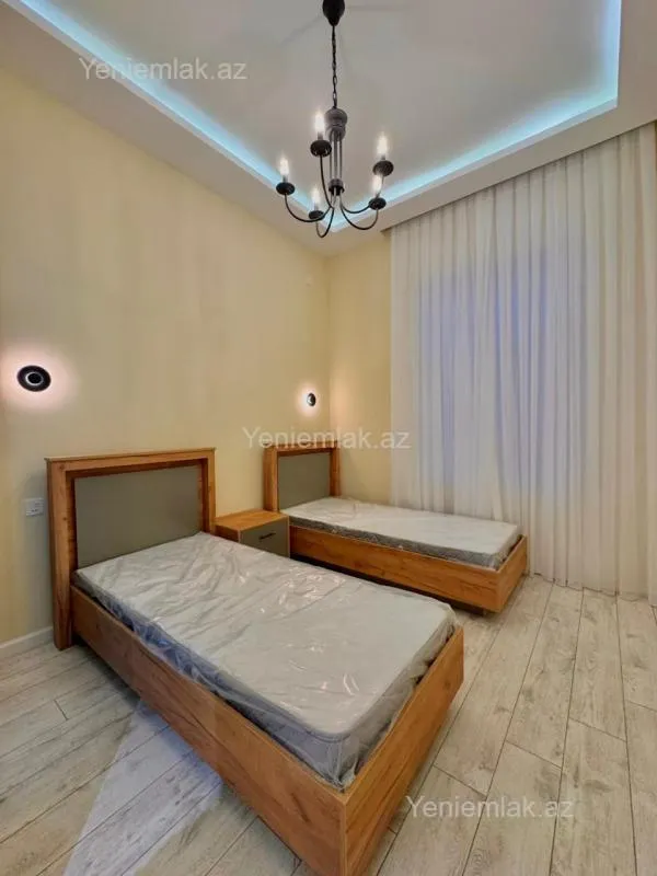 Satılır 4 otaqlı həyət evi 180 m²