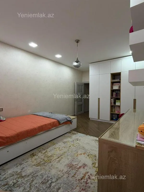 Satılır 4 otaqlı yeni tikili 125 m²