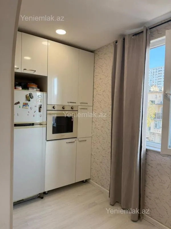 Satılır 3 otaqlı köhnə tikili 75 m²