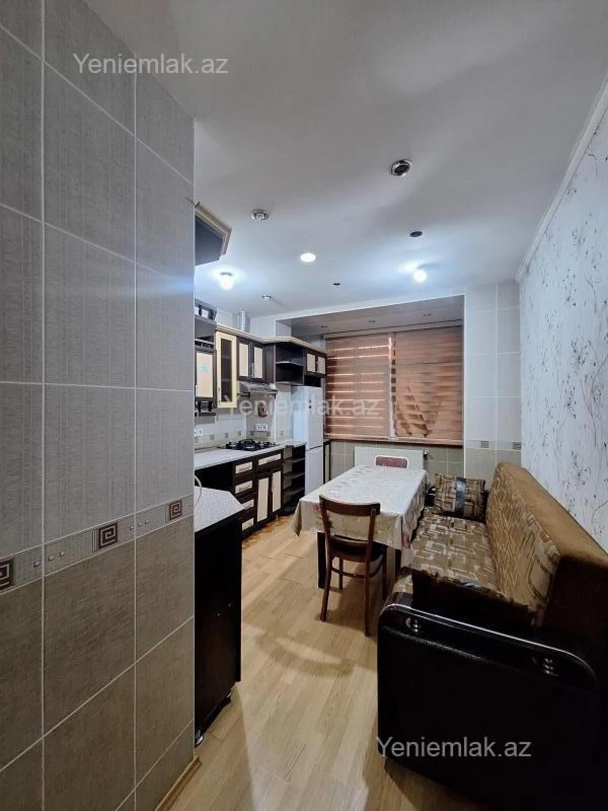 Satılır 5 otaqlı köhnə tikili 120 m²
