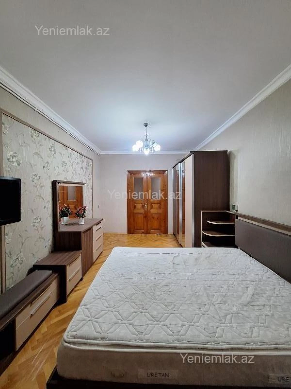 Satılır 5 otaqlı köhnə tikili 120 m²