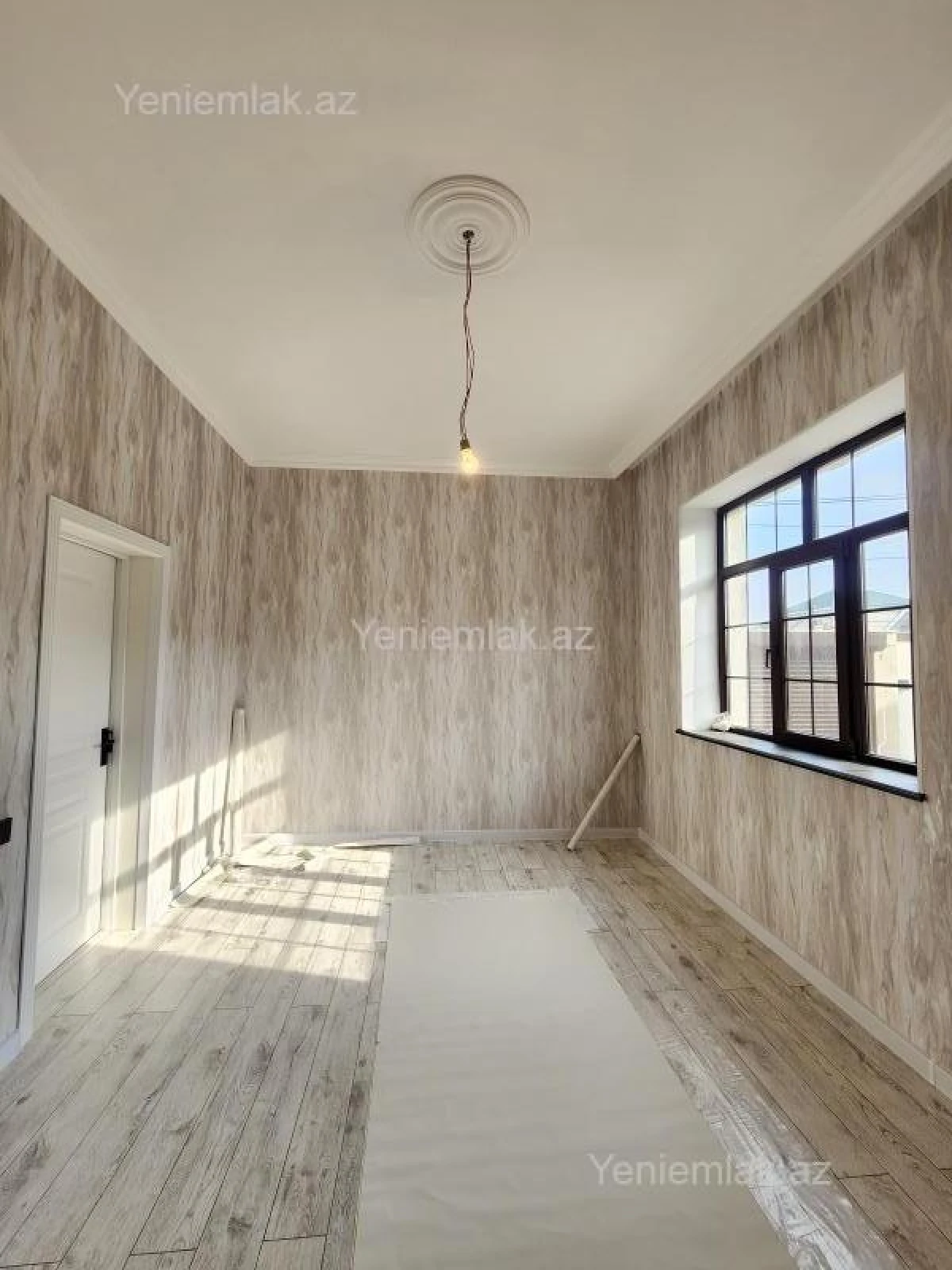 Satılır 6 otaqlı həyət evi 240 m²