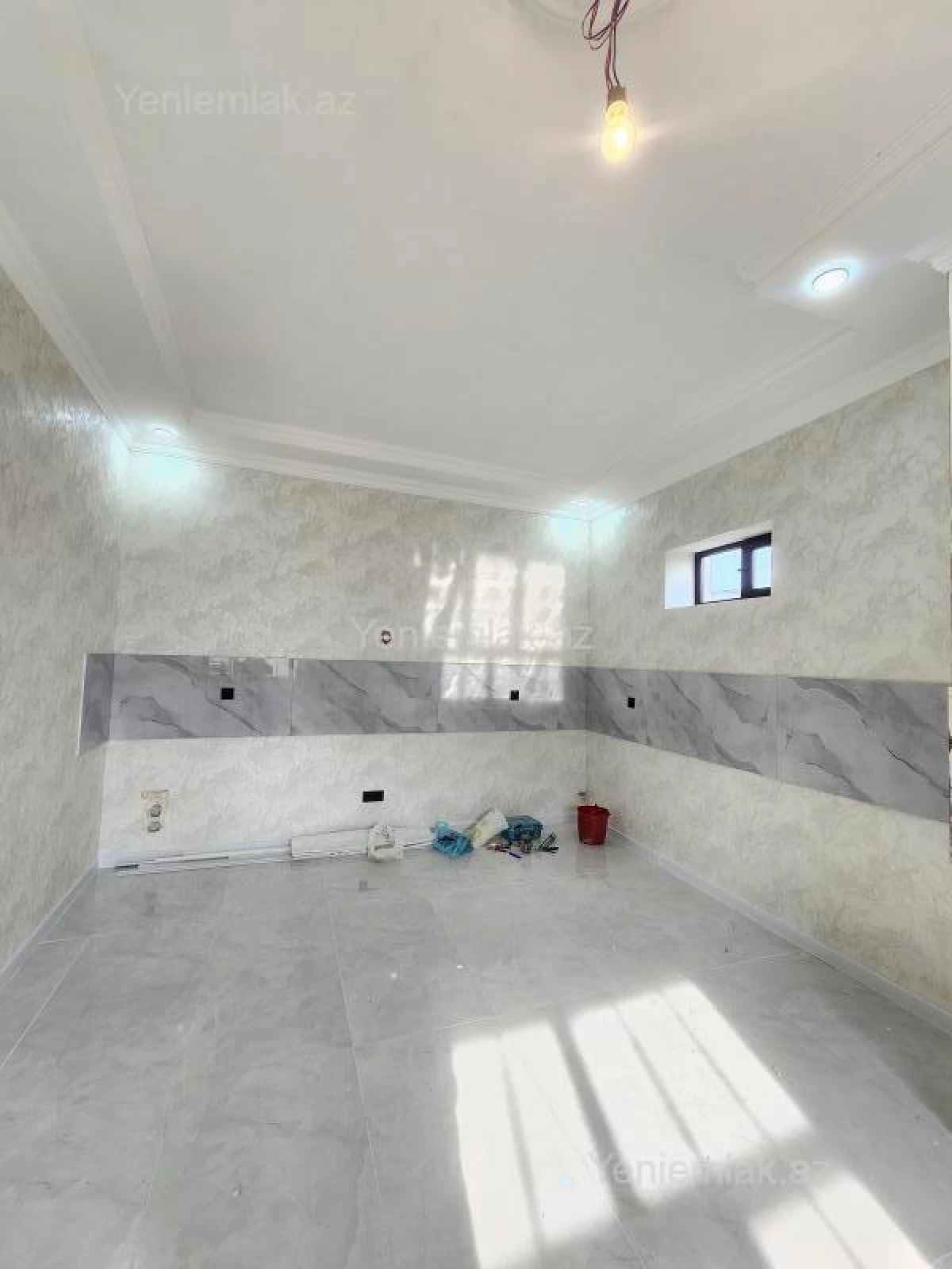 Satılır 6 otaqlı həyət evi 240 m²