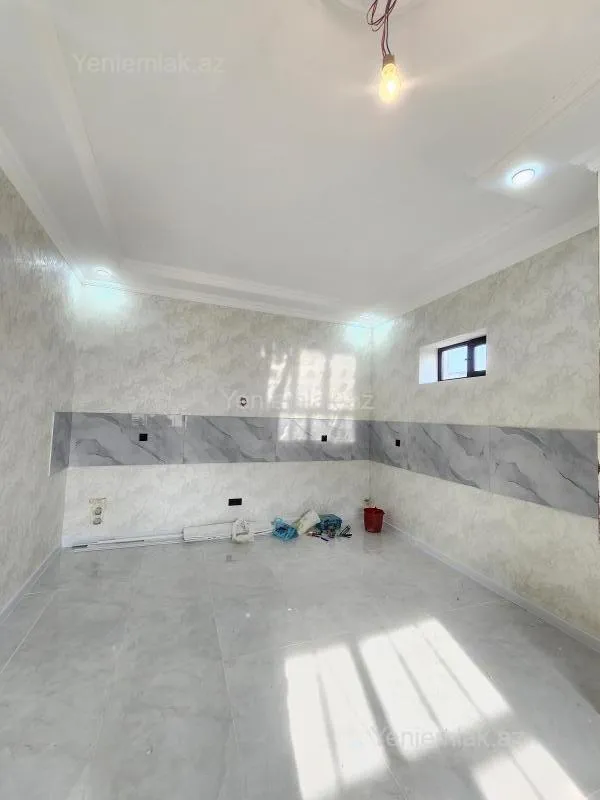 Satılır 6 otaqlı həyət evi 240 m²