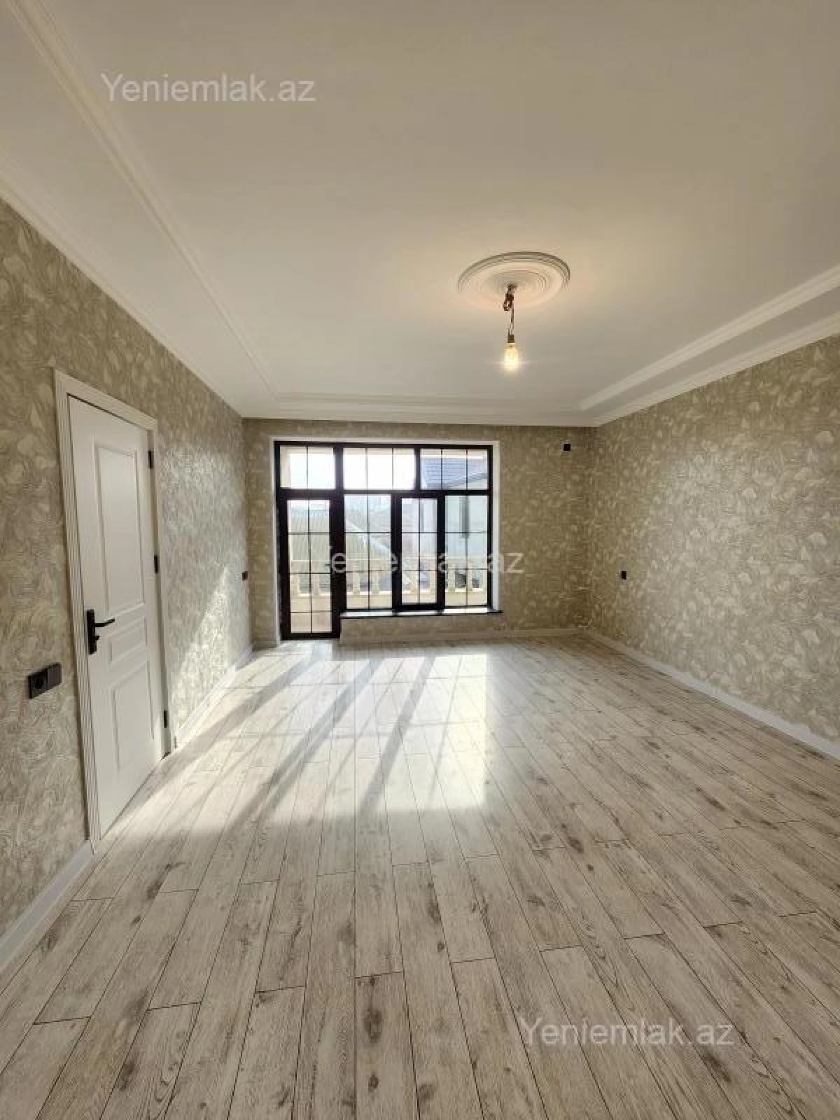 Satılır 6 otaqlı həyət evi 240 m²