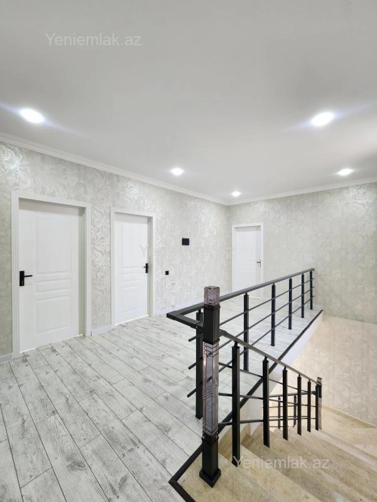 Satılır 6 otaqlı həyət evi 240 m²