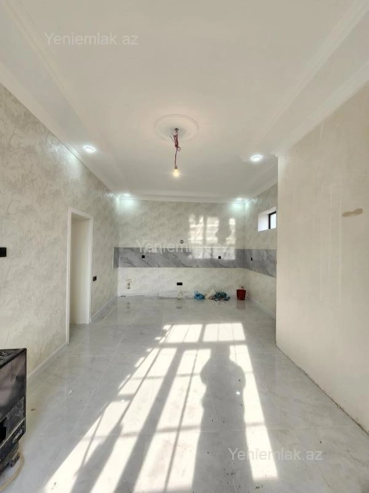 Satılır 6 otaqlı həyət evi 240 m²