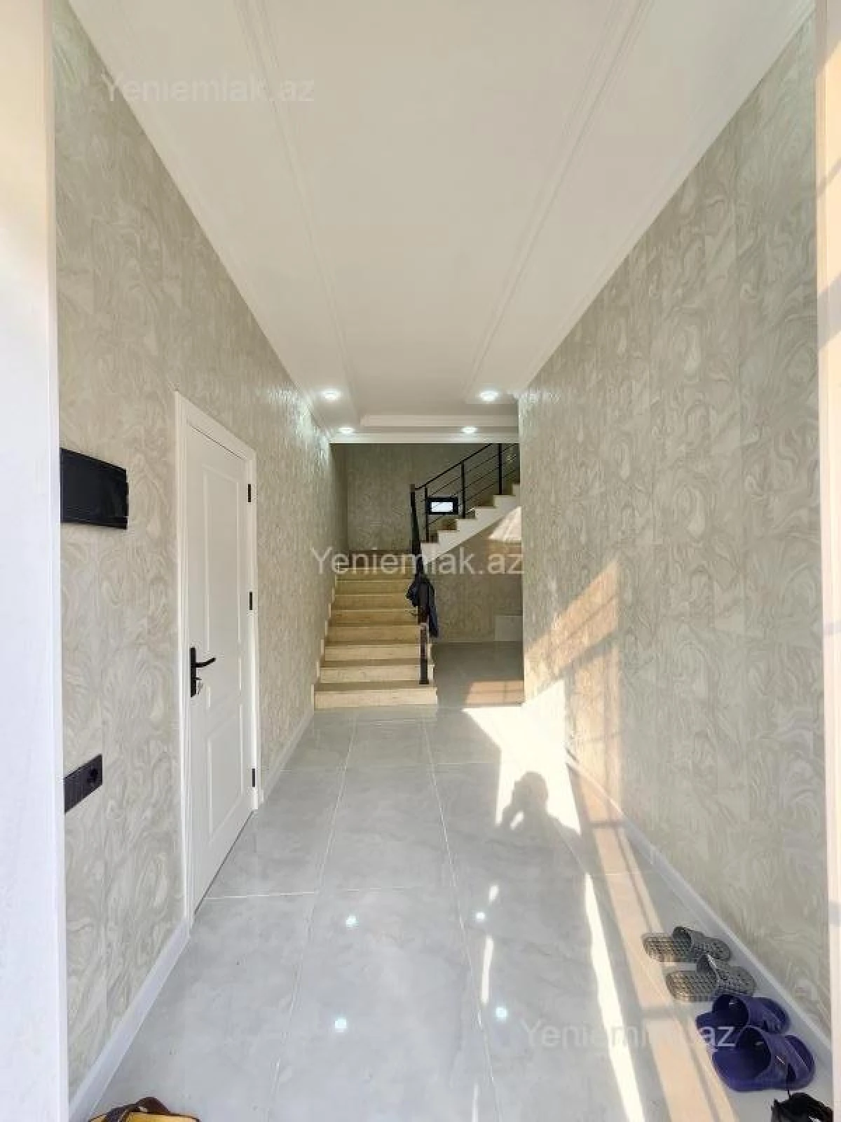 Satılır 6 otaqlı həyət evi 240 m²