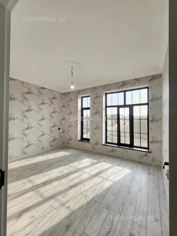 Satılır 6 otaqlı həyət evi 240 m²