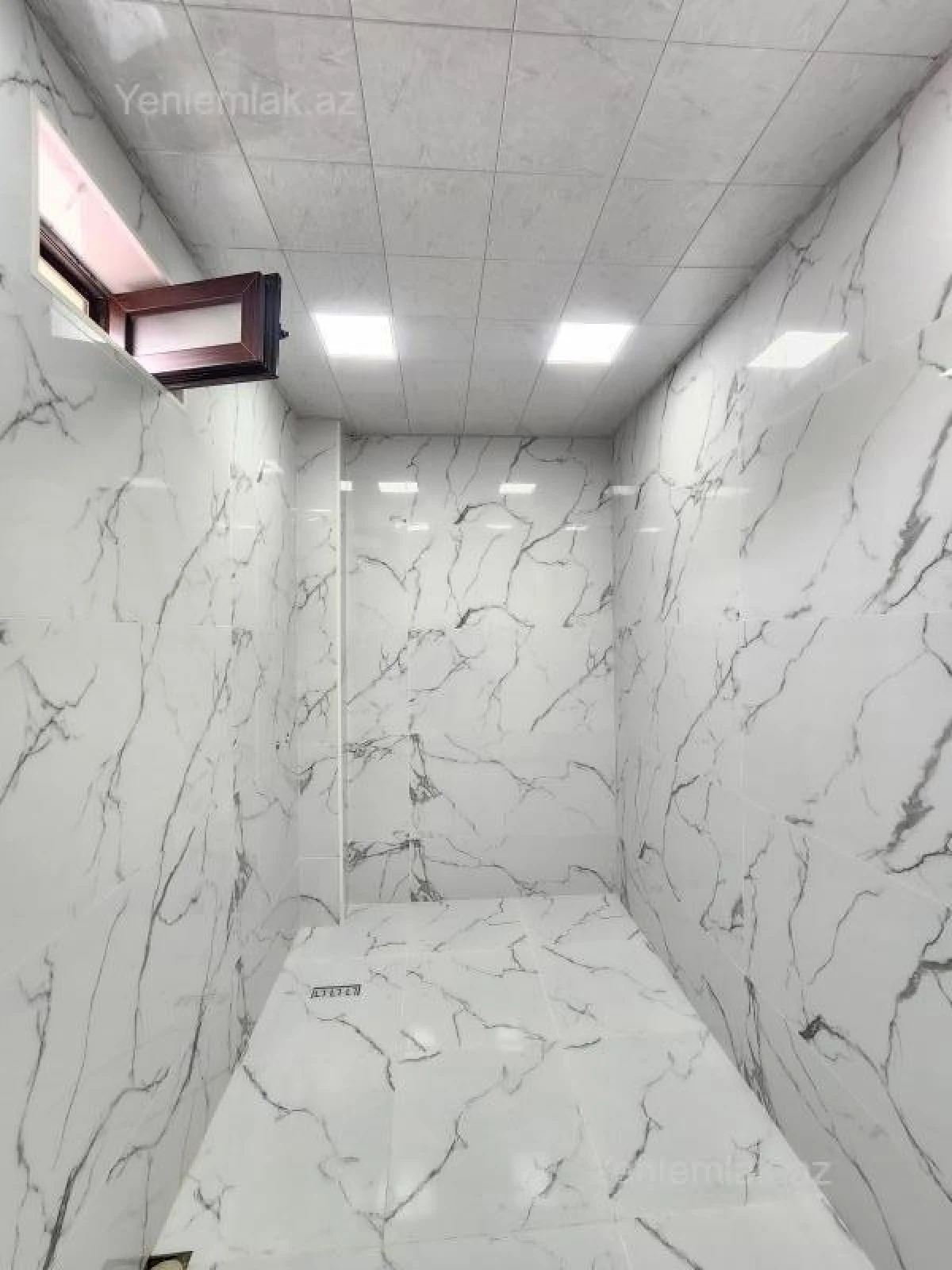 Satılır 6 otaqlı həyət evi 240 m²