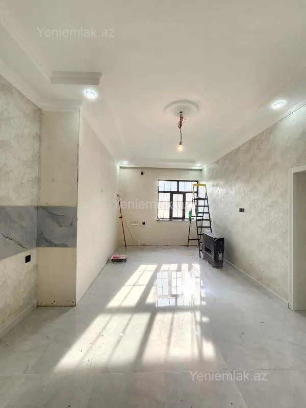 Satılır 6 otaqlı həyət evi 240 m²