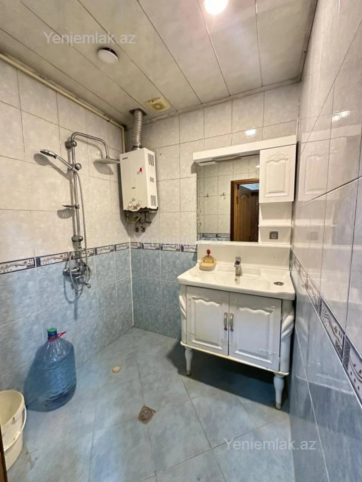 Satılır 3 otaqlı köhnə tikili 60 m²