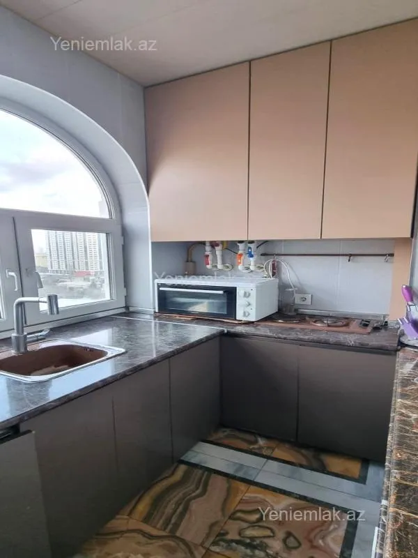 Satılır 3 otaqlı yeni tikili 120 m²