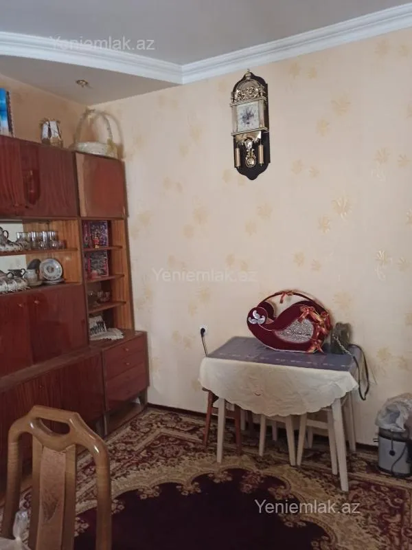 Satılır 3 otaqlı köhnə tikili 70 m²