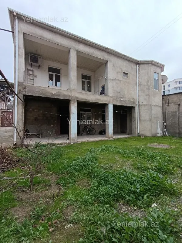 Satılır 6 otaqlı həyət evi 240 m²