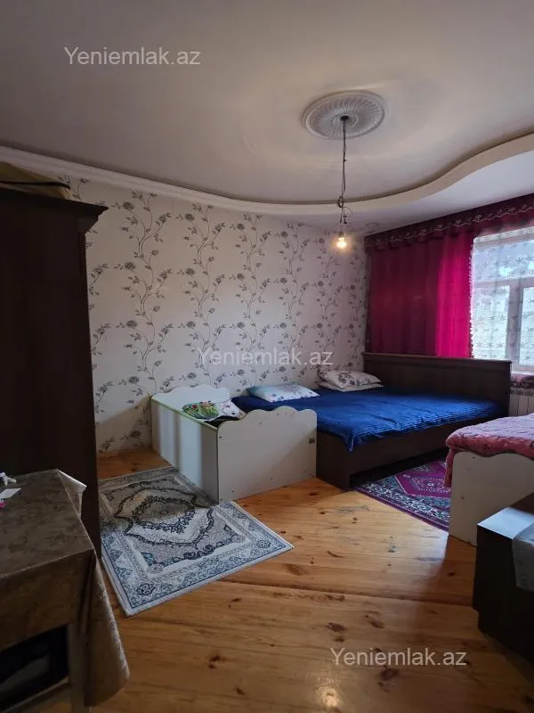 Satılır 6 otaqlı həyət evi 240 m²