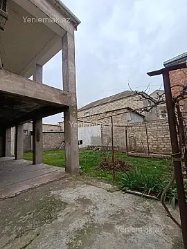 Satılır 6 otaqlı həyət evi 240 m²