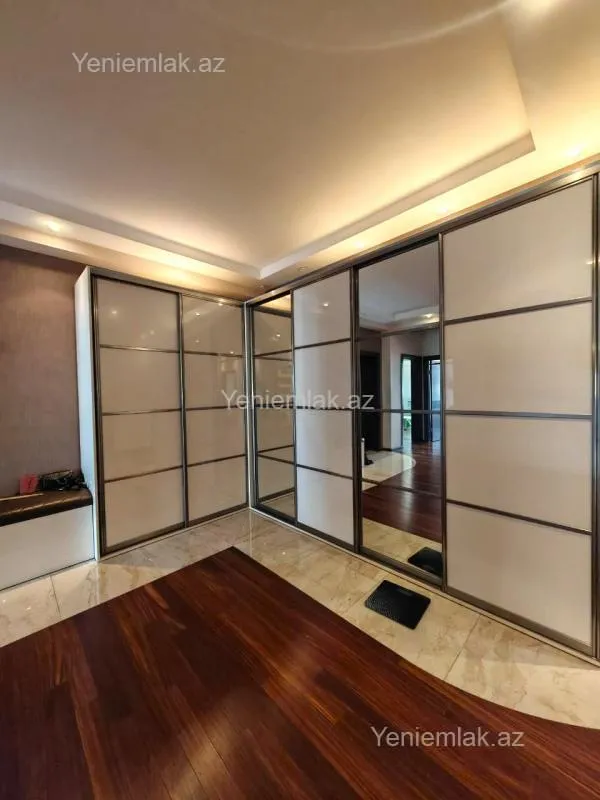 Satılır 4 otaqlı yeni tikili 183 m²